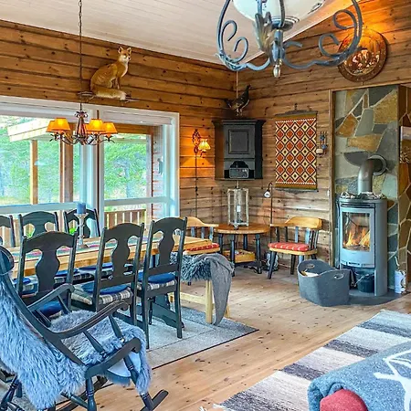 3 Bedroom Lovely In Straumgjerde * Brunstad